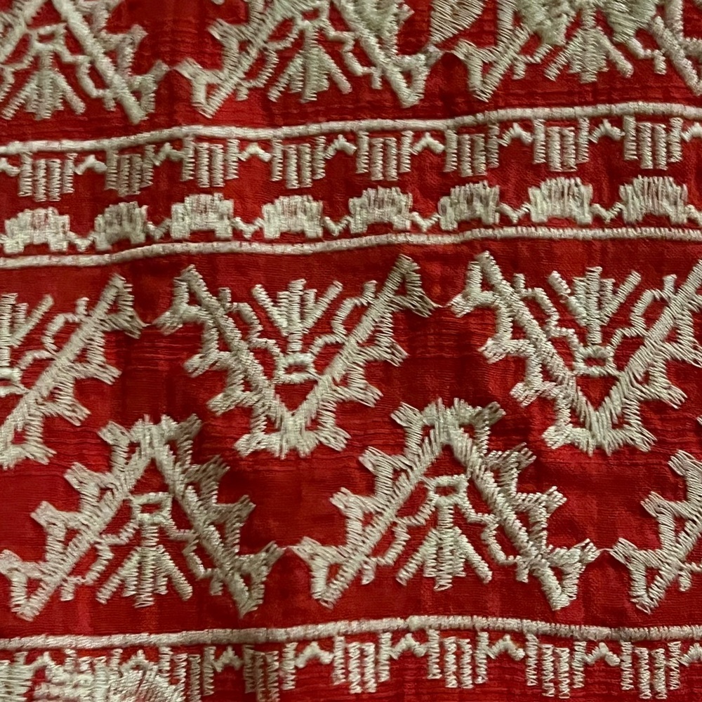 THML Red Top with White Embroidery - Picture 2 of 5